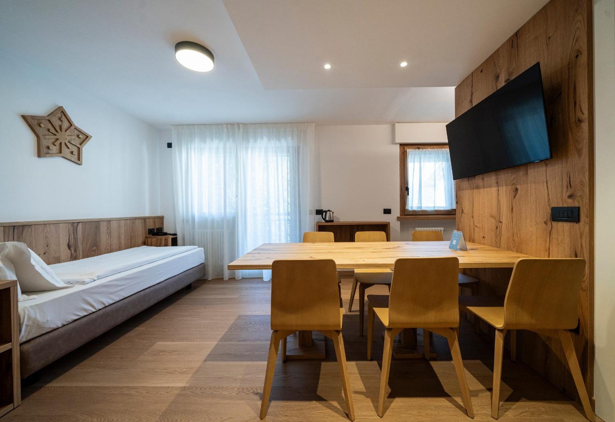 Contrin Apartahotel 3*